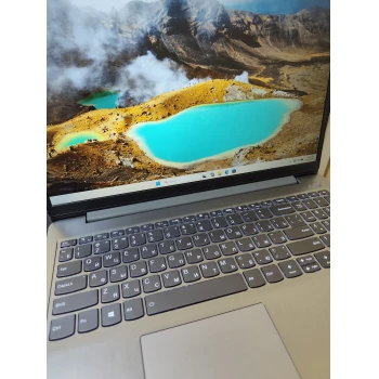 Laptop Lenovo 82 KU