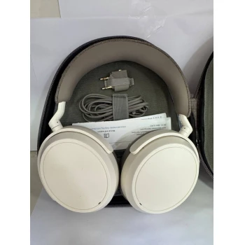 Casti Sennheiser Momentum 4