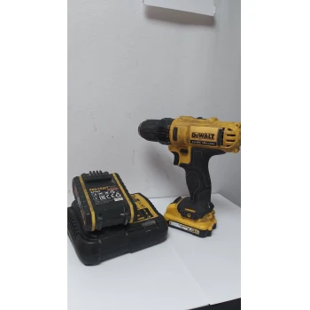 Masina de gaurit cu percutie DeWalt DCD710
