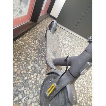 Trotinetă Xiaomi Mai Scooter Esential