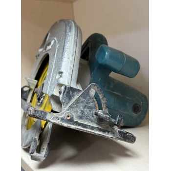 Fierestrau circular Makita 5704R