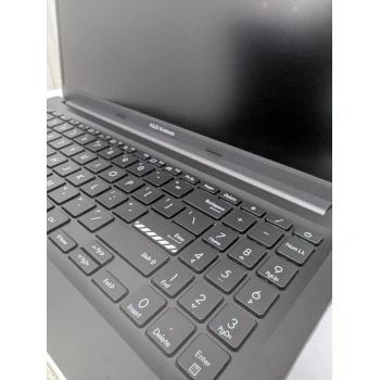 Asus VivoBook 16" F1605V