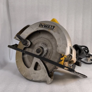 Ferestrau circular DeWalt DWE560