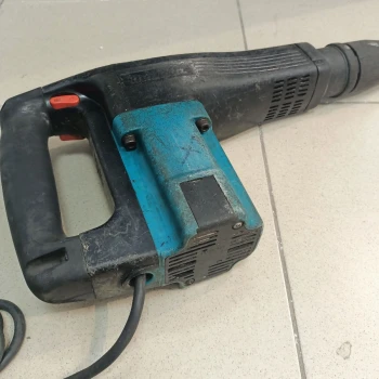 Ciocan demolator Makita HM1100C