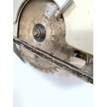 Ferastrau circular Makita 5704R