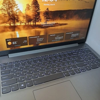 Laptop Lenovo 82KU
