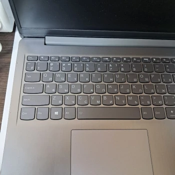 Laptop Lenovo 82KU