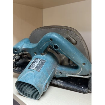 Fierestrau circular Makita 5704R