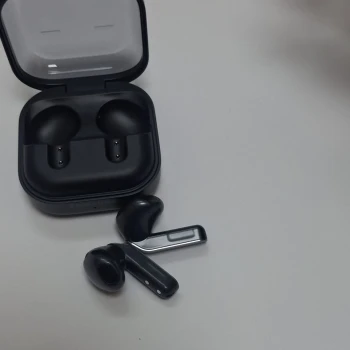Casti Samsung Galaxy Buds 4