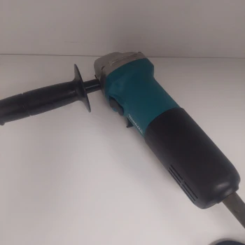 Makita 9555HN