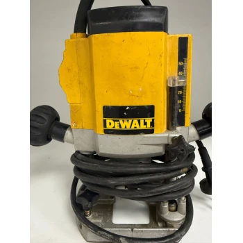 Mașină de Frezat Verticala Dewalt