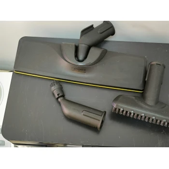 Aparat de curatat cu aburi Karcher SC3
