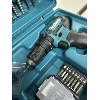Masina de gaurit si insurubat Makita HP333D