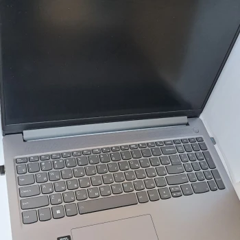 Lenovo Idea Pad Slim 3 16IAH8