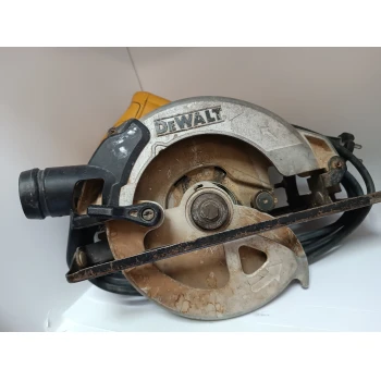 Fierastrau circular DeWalt DWE550