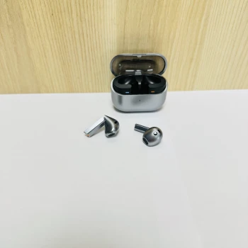 Samsung galaxy buds 3 silver