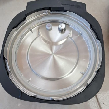 Multicooker Hisense HMC6SBK
