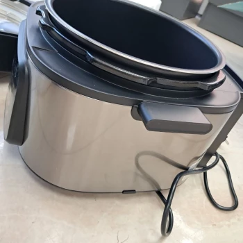 Multicooker Hisense HMC6SBK