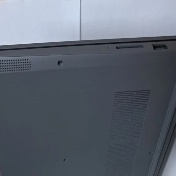 Laptop Lenovo 82KU