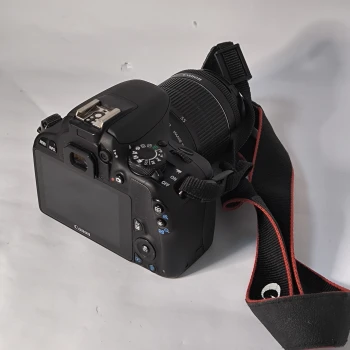 Camera Foto Canon EOS 100D