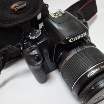Aparat foto Canon DS126181