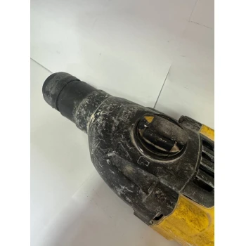 DeWalt D25033
