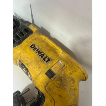 DeWalt D25033