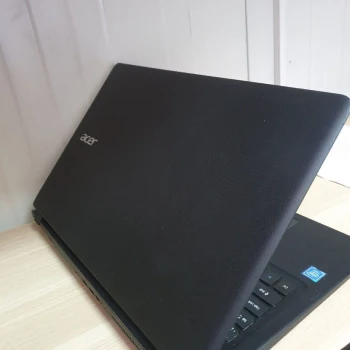 Laptop Acer Aspire ES1-533