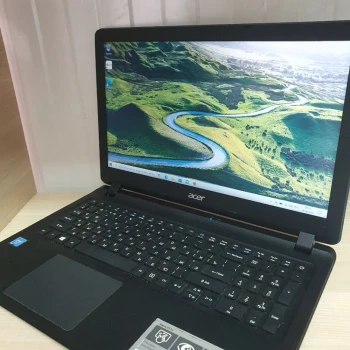 Laptop Acer Aspire ES1-533