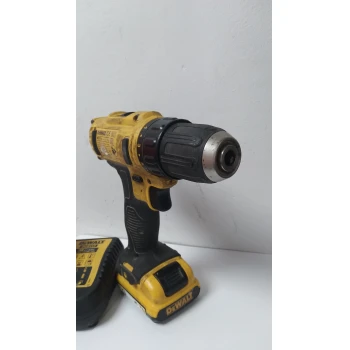 Masina de gaurit cu percutie DeWalt DCD710