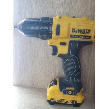 Masina de insurubat DeWalt DCD710
