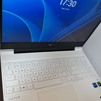 Laptop HP Victus 15-FA0XXX Silver