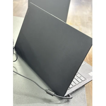 Laptop Lenovo V15 G4