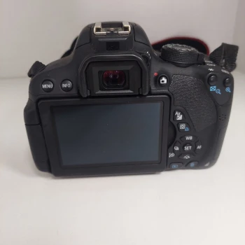 Aparat foto Canon Eos 700D+ 24-105 mm