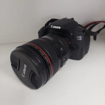 Aparat foto Canon Eos 700D+ 24-105 mm