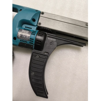 Surubelnita cu acumulator Makita DFR750