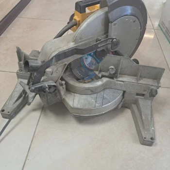 Fierastrau Circular Dewalt DW705