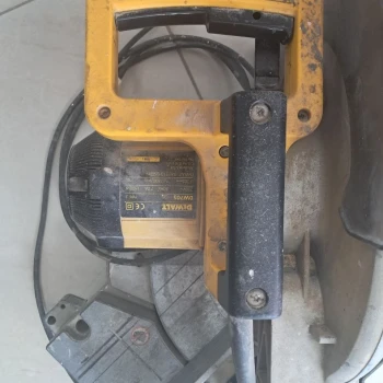 Fierastrau Circular Dewalt DW705
