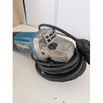 Makita 9558HN