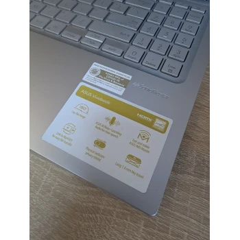 Laptop Asus VivoBook 15