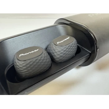 Casti Pioneer se-c8tw
