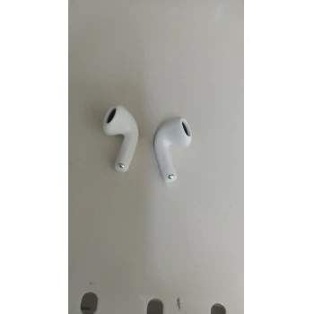 Apple AirPods 4