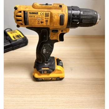 masina de insurubat DEWALT DCD710