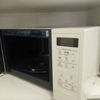 Cuptor Cu Microunde Samsung ME83KRW