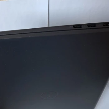 Dell Vostro 3520