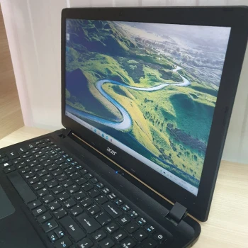Laptop Acer Aspire ES1-533