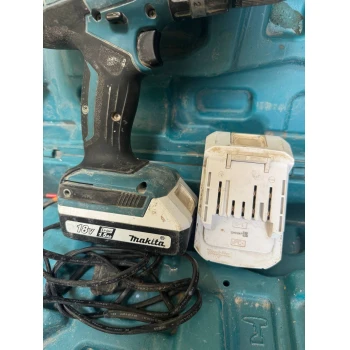Mașină de înșurubat Makita HP457D