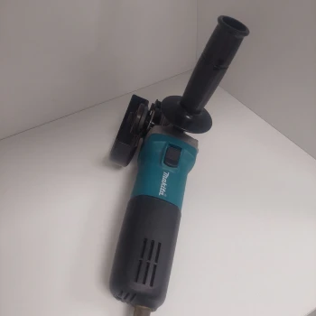 Makita 9555HN