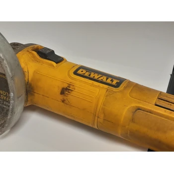 DeWalt DWE 4157-QS 900W