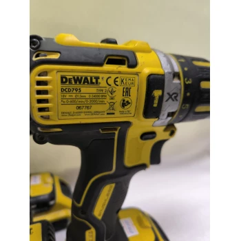 Surubelnite DeWalt DCD795
